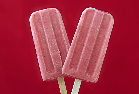 strawberry-lime-yogurt-popsicles2.jpg